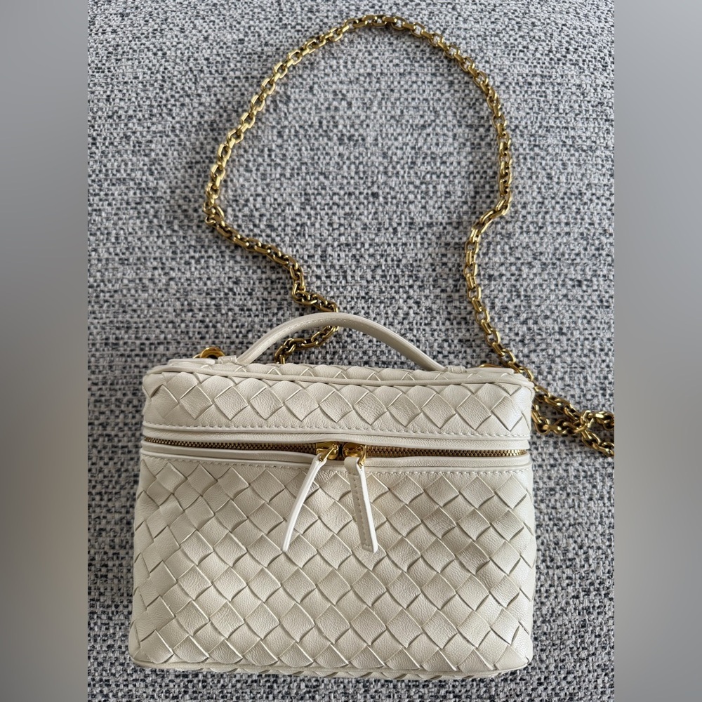 BOTTEGA VENETA -Bang Bang Intrecciato leather vanity bag